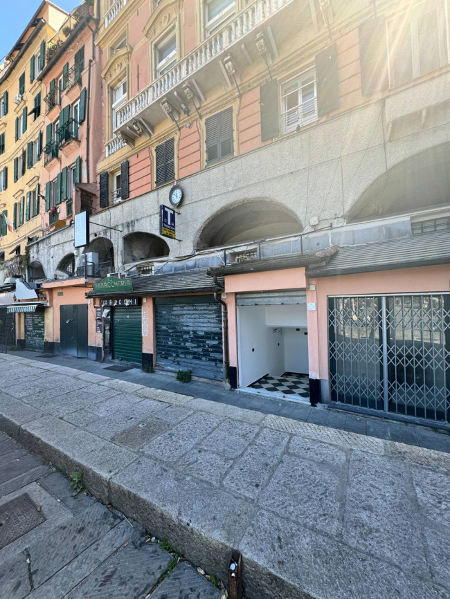 Fondo commerciale in vendita a Centro Storico, Genova (GE)