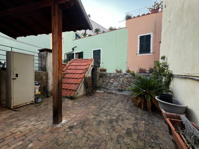 Casa semi-indipendente in vendita a Borgio Verezzi (SV)