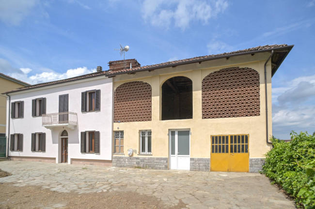 Casa indipendente in vendita a Camerano Casasco (AT)