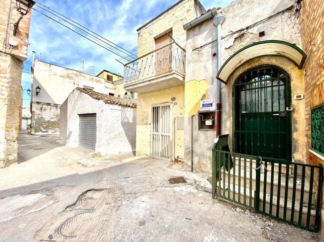 Casa indipendente in vendita a Lucera (FG)