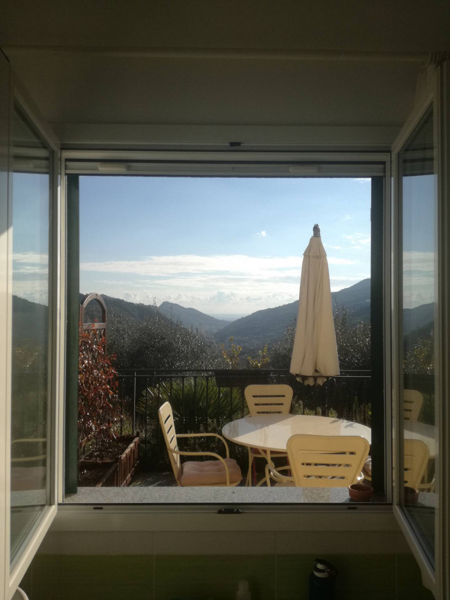 Casa indipendente in vendita a Dolceacqua (IM)