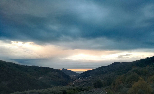 Casa indipendente in vendita a Dolceacqua (IM)