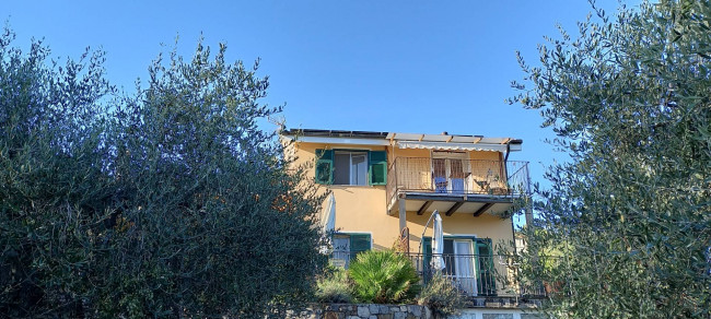 Casa indipendente in vendita a Dolceacqua (IM)