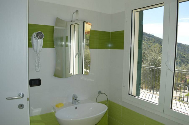 Casa indipendente in vendita a Dolceacqua (IM)