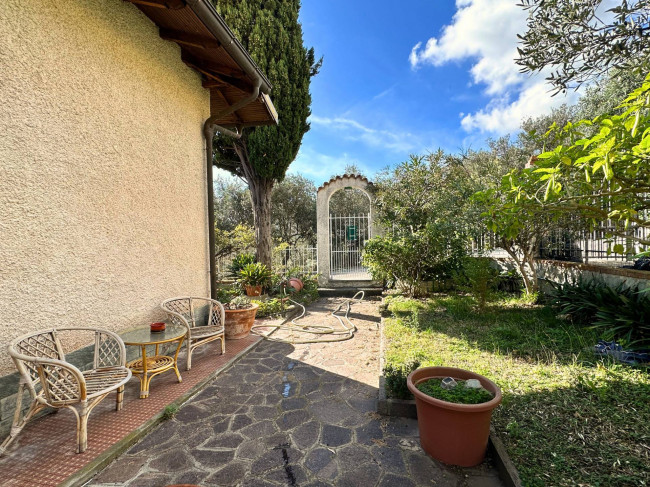 Villa in vendita a Tovo San Giacomo (SV)