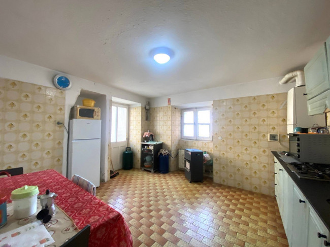 Casa semi-indipendente in vendita a Casanova Lerrone (SV)