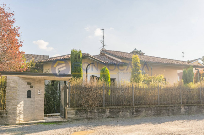 Villa in vendita a Uboldo (VA)