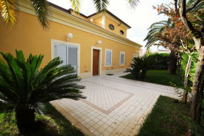 Villa in vendita a Porto D'ascoli, San Benedetto Del Tronto (AP)