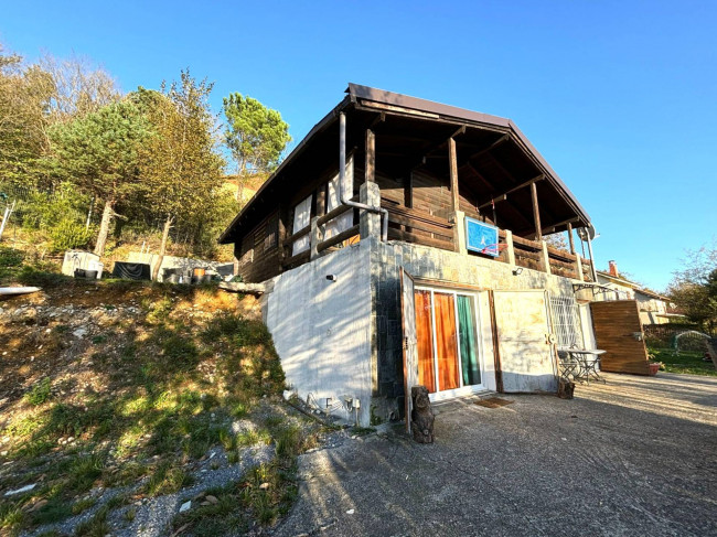 Casa indipendente in vendita a Castelvecchio Di Rocca Barbena (SV)