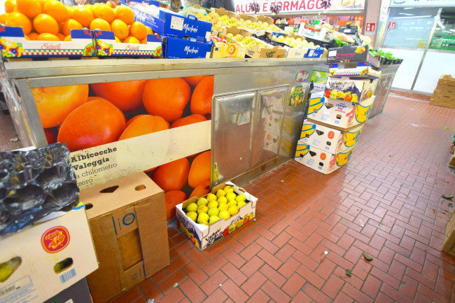 Attività commerciale in vendita a San Fruttuoso, Genova (GE)