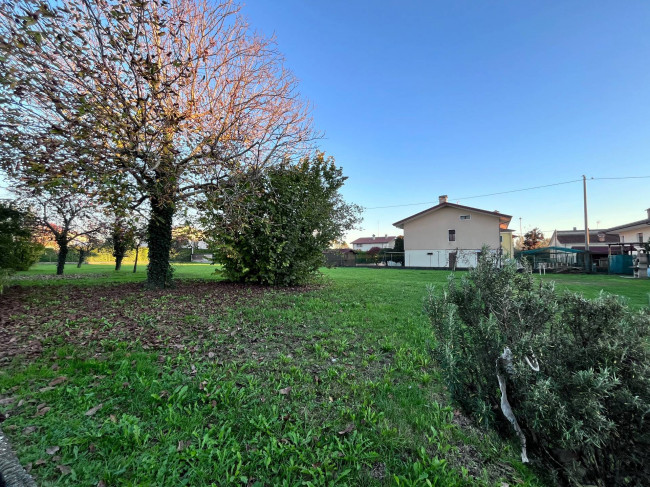 Terreno edificabile in vendita a Orcenico Inferiore, Zoppola (PN)