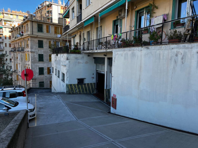 Garage/Box/Posto auto in vendita a Oregina, Genova (GE)