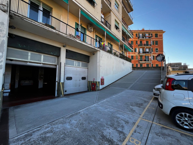 Garage/Box/Posto auto in vendita a Oregina, Genova (GE)