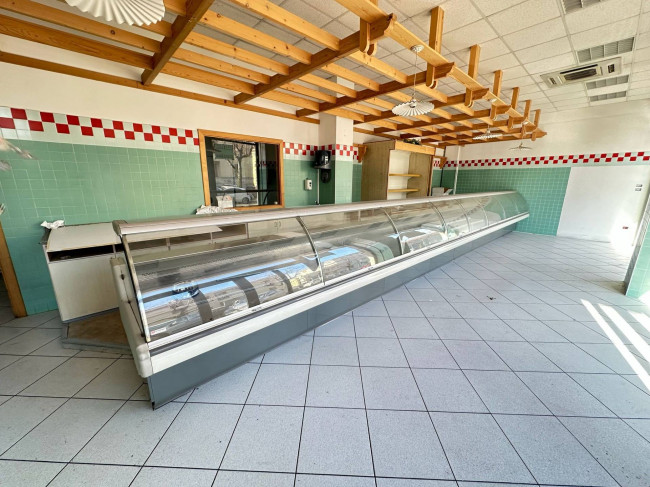 Locale commerciale a Ascoli Piceno