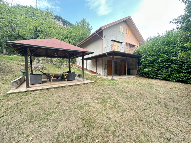 Villa bifamiliare a Ascoli Piceno