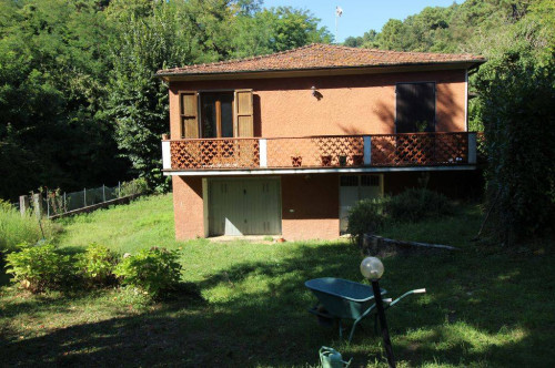 Casa singola in Vendita a Montignoso