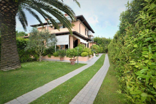 Casa semindipendente in Vendita a Pietrasanta