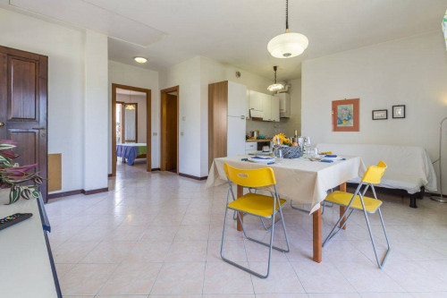Appartamento in Affitto a Montignoso