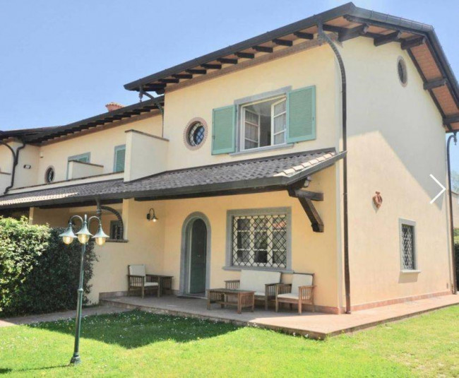 Casa semindipendente in Vendita a Forte dei Marmi