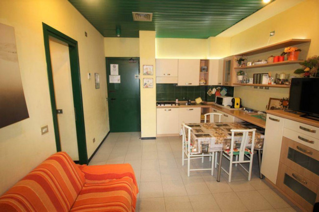 Appartamento in Affitto a Montignoso