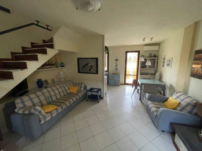 Casa semindipendente in Vendita a Montignoso