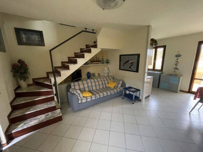 Casa semindipendente in Vendita a Montignoso