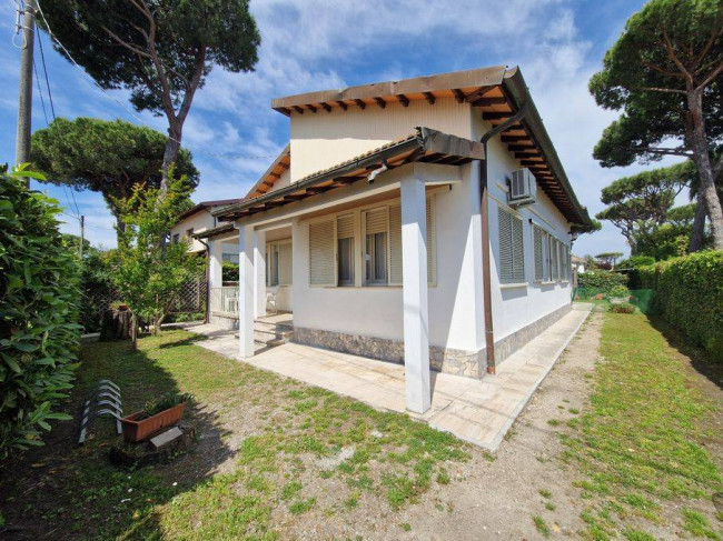 Casa semindipendente in Affitto a Montignoso