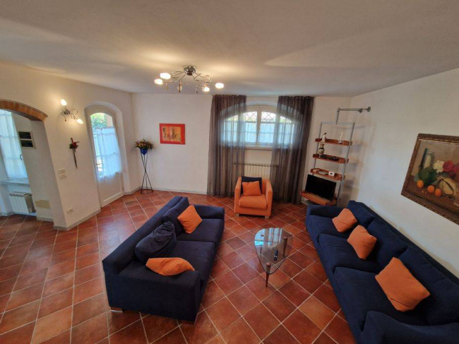 Casa semindipendente in Affitto a Montignoso