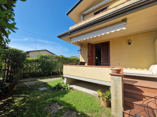 Casa semindipendente in Affitto a Montignoso