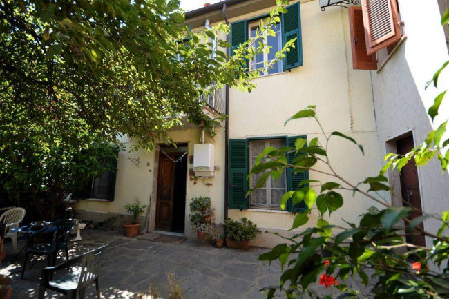 Casa semindipendente in Vendita a Montignoso