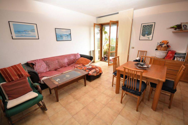 Appartamento in Vendita a Montignoso