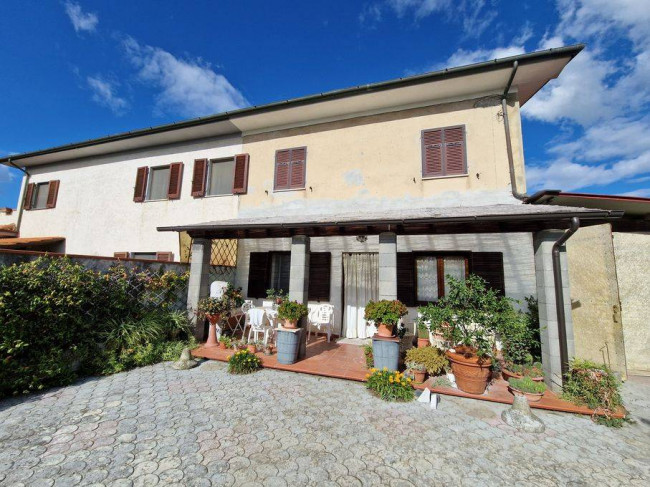 Casa semindipendente in Vendita a Pietrasanta
