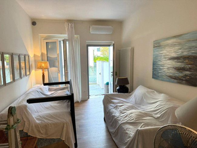 Appartamento in Vendita a Montignoso