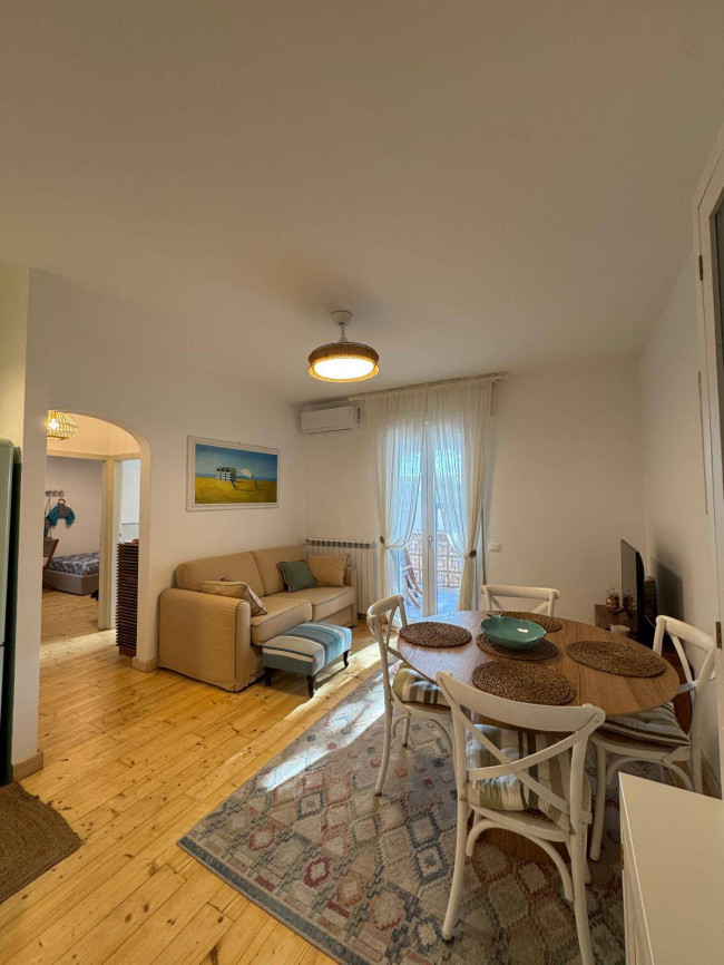 Appartamento in Vendita a Montignoso