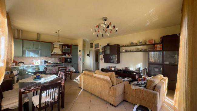 Appartamento in Vendita a Montignoso