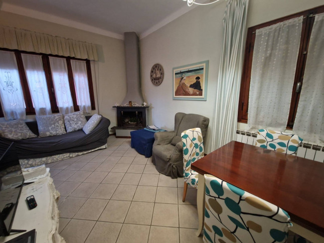 Casa singola in Affitto a Montignoso