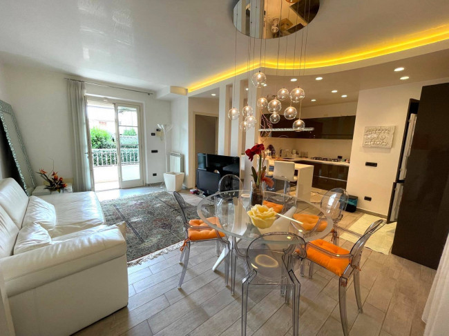 Casa semindipendente in Vendita a Montignoso