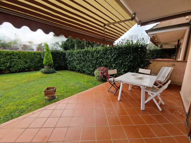 Casa semindipendente in Vendita a Montignoso