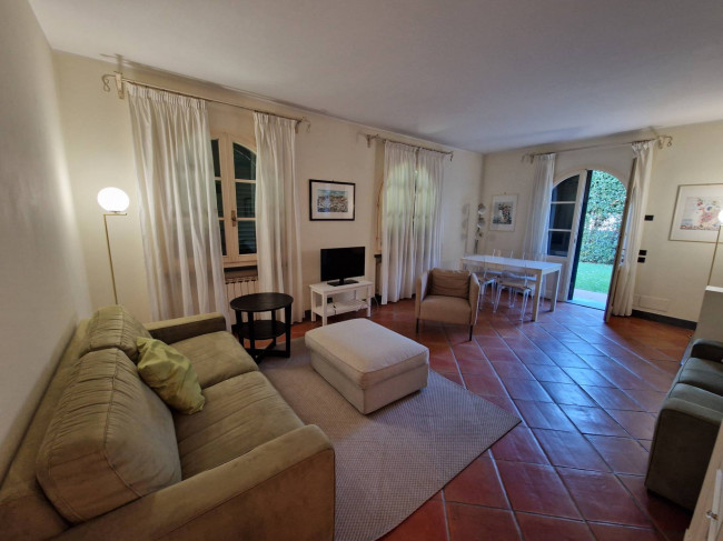 Casa semindipendente in Affitto a Montignoso