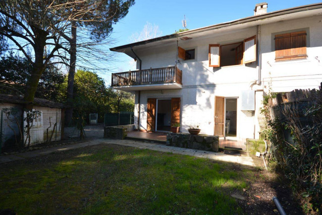 Casa semindipendente in Vendita a Massa