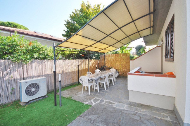 Casa semindipendente in Vendita a Pietrasanta