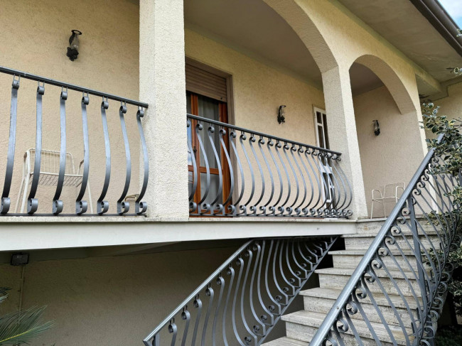 Casa singola in Vendita a Montignoso