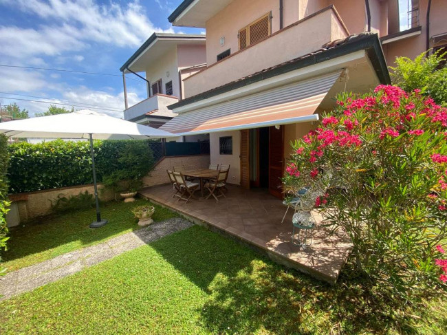 Casa semindipendente in Affitto a Montignoso
