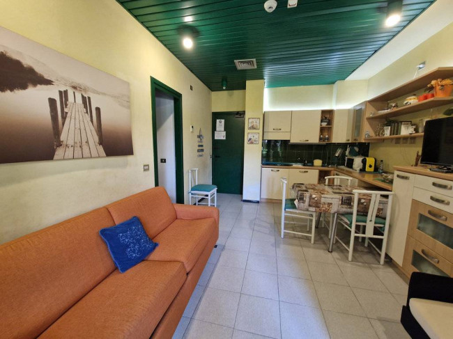 Appartamento in Affitto a Montignoso