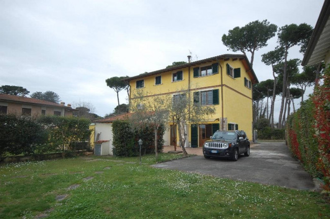 Casa semindipendente in Vendita a Pietrasanta