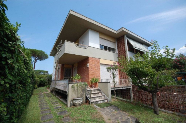Casa semindipendente in Vendita a Pietrasanta