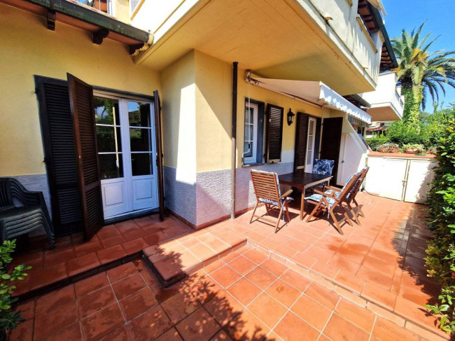 Casa semindipendente in Vendita a Montignoso