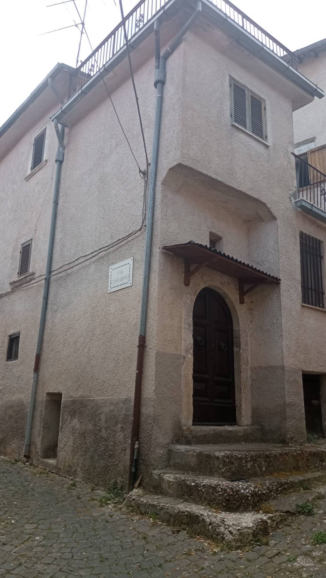 Casa indipendente in vendita a Villa San Sebastiano, Tagliacozzo (AQ)