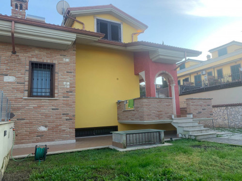 Villa in vendita a Pichini, Guidonia Montecelio (RM)