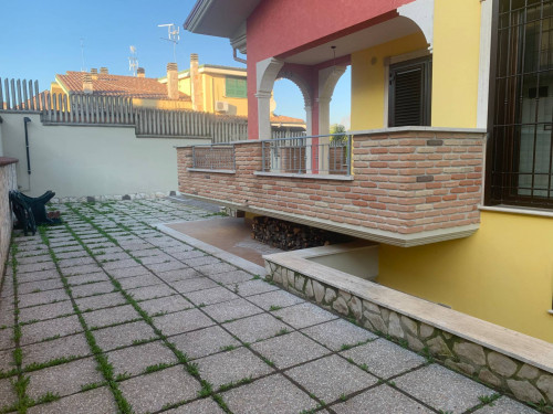 Villa in vendita a Pichini, Guidonia Montecelio (RM)